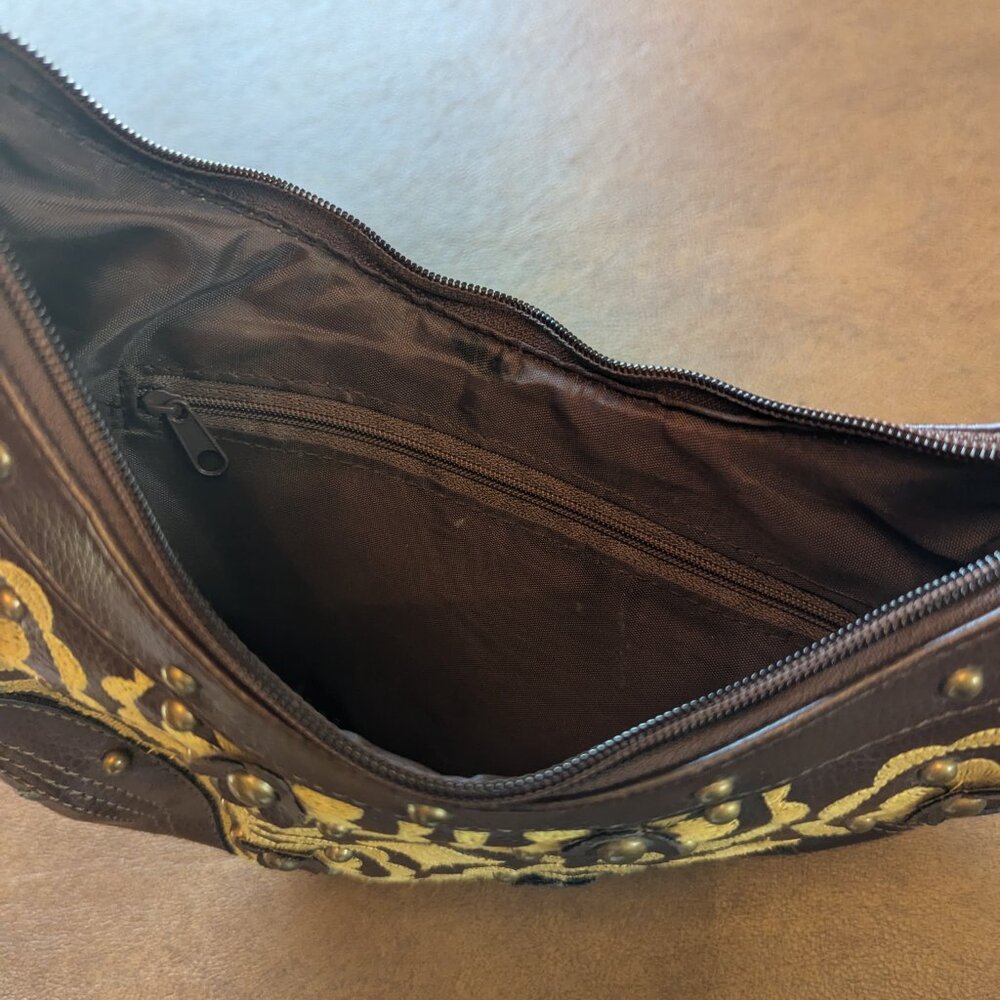 Embossed Purse - Picture 5 of 5